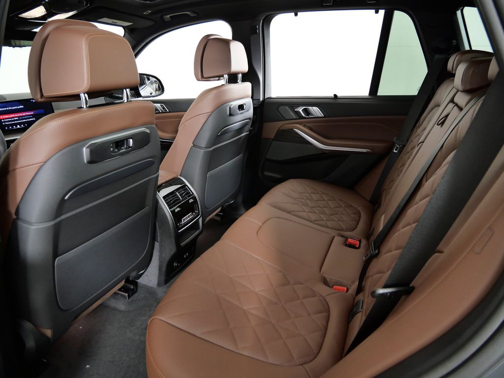 Thumbnail: 2026 BMW X5 - 32