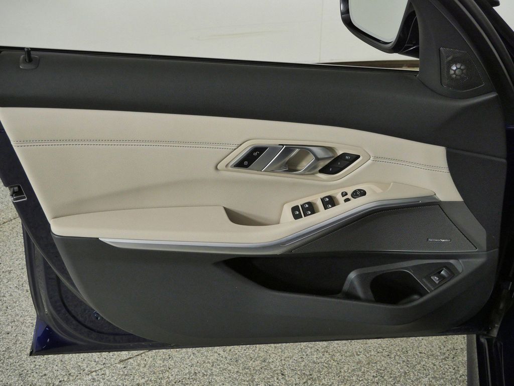 Thumbnail: 2023 BMW 3 Series - 36