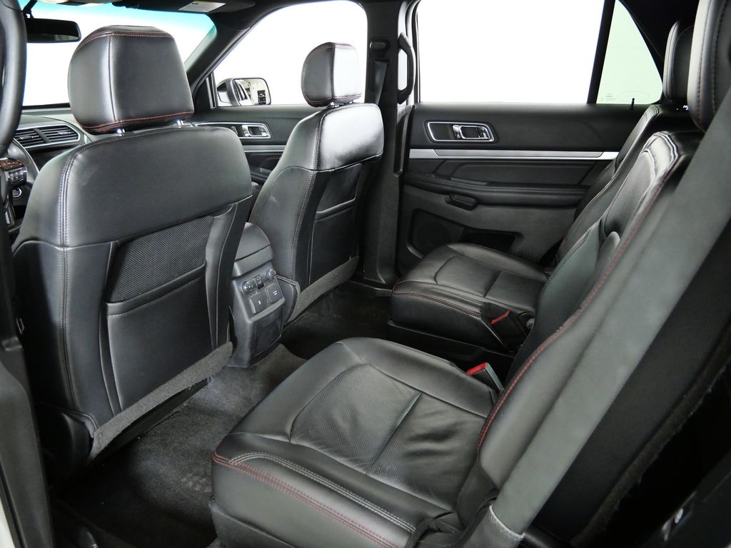 Thumbnail: 2016 Ford Explorer - 34