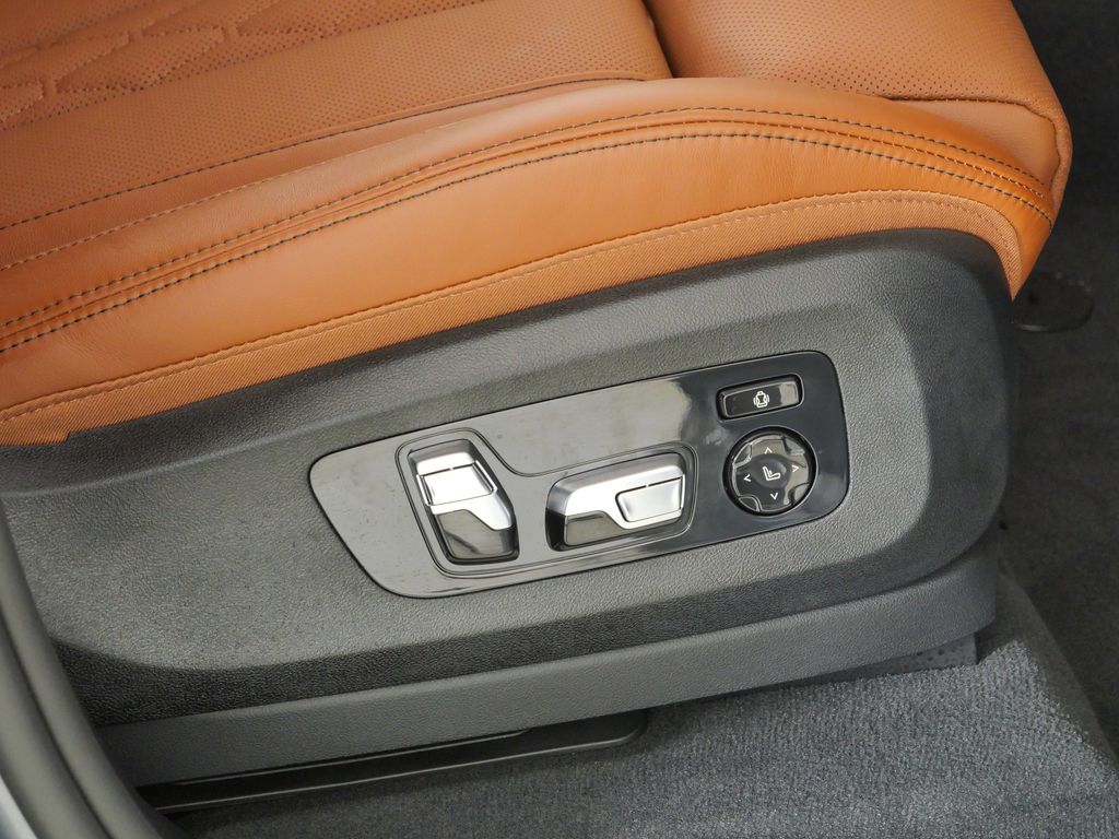Thumbnail: 2026 BMW X5 - 22