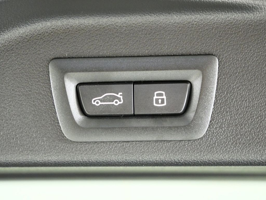 Thumbnail: 2026 BMW X5 - 32