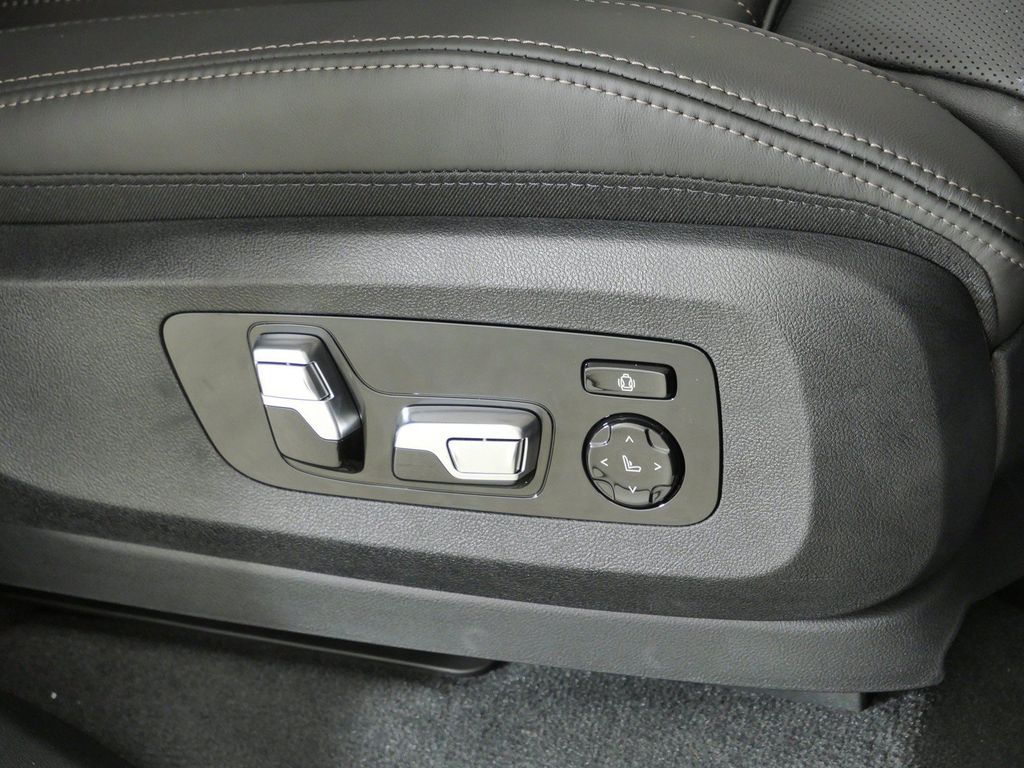 Thumbnail: 2026 BMW X5 - 22