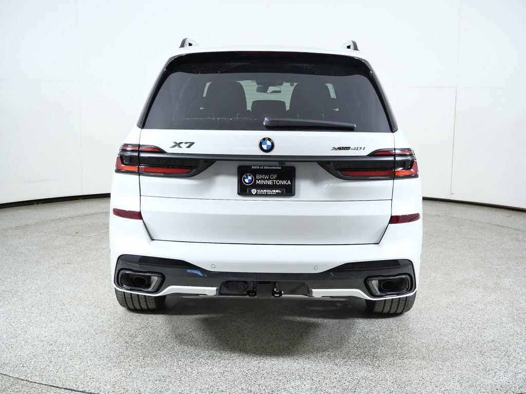 Thumbnail: 2026 BMW X7 - 12