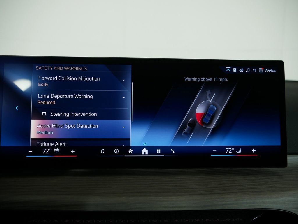 Thumbnail: 2025 BMW 3 Series - 49