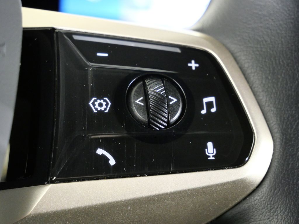 Thumbnail: 2023 BMW iX - 46