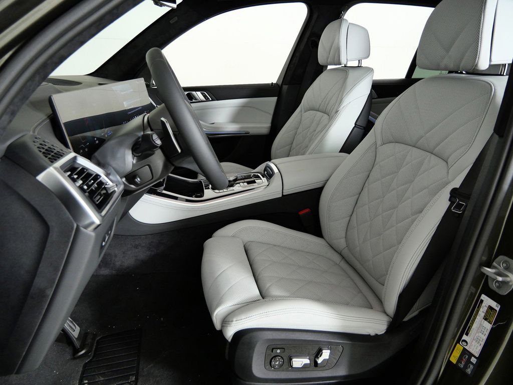 Thumbnail: 2026 BMW X5 - 36