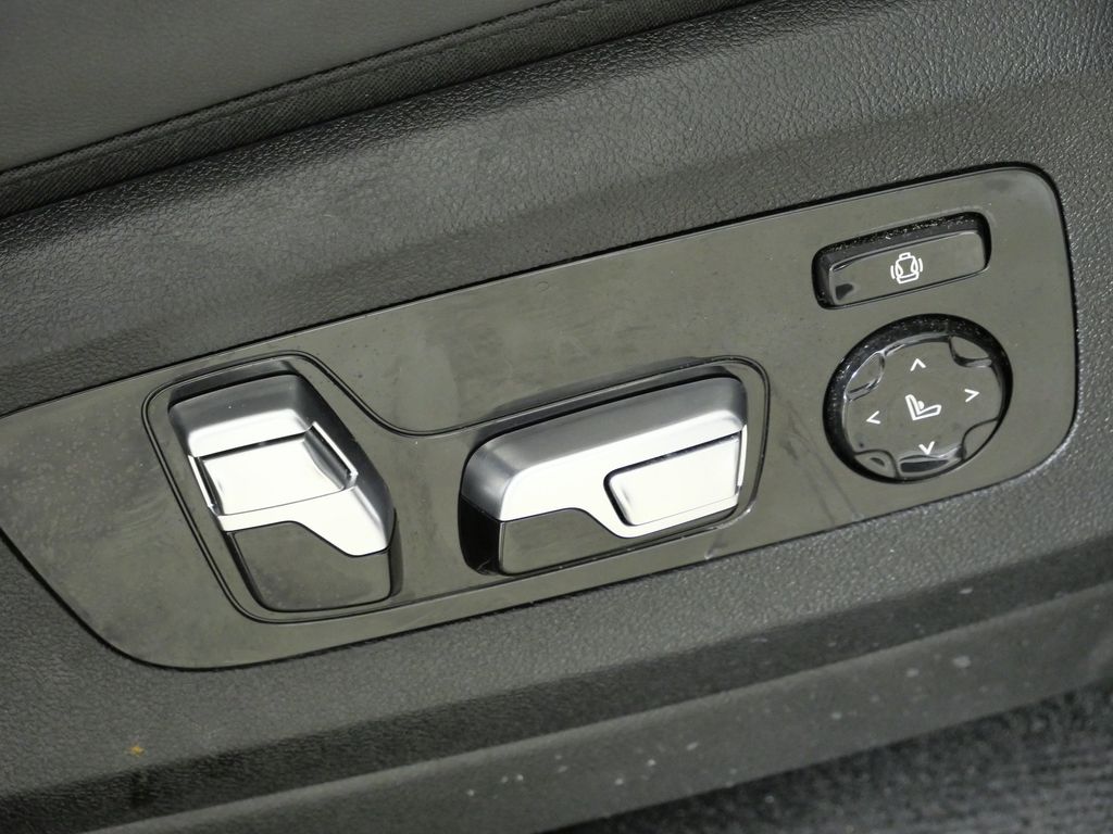 Thumbnail: 2022 BMW X5 - 23