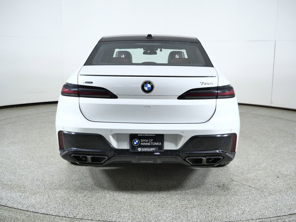 Thumbnail: 2026 BMW 7 Series - 10