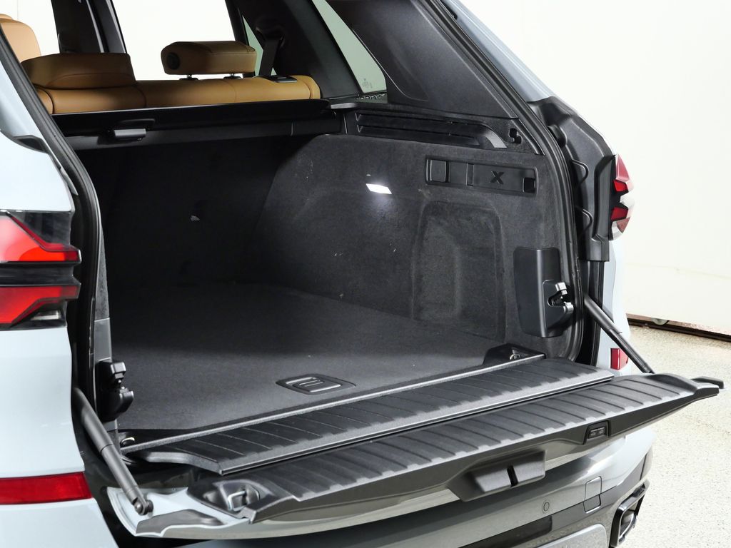 Thumbnail: 2026 BMW X5 - 29