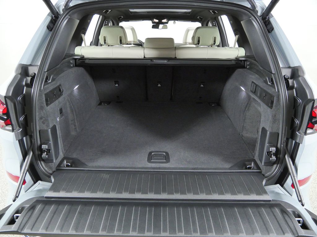 Thumbnail: 2026 BMW X5 - 28