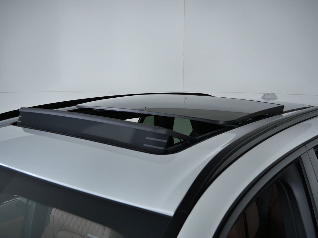 Thumbnail: 2026 BMW X5 - 19