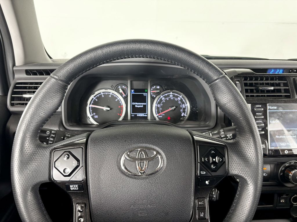 Thumbnail: 2022 Toyota 4Runner - 8
