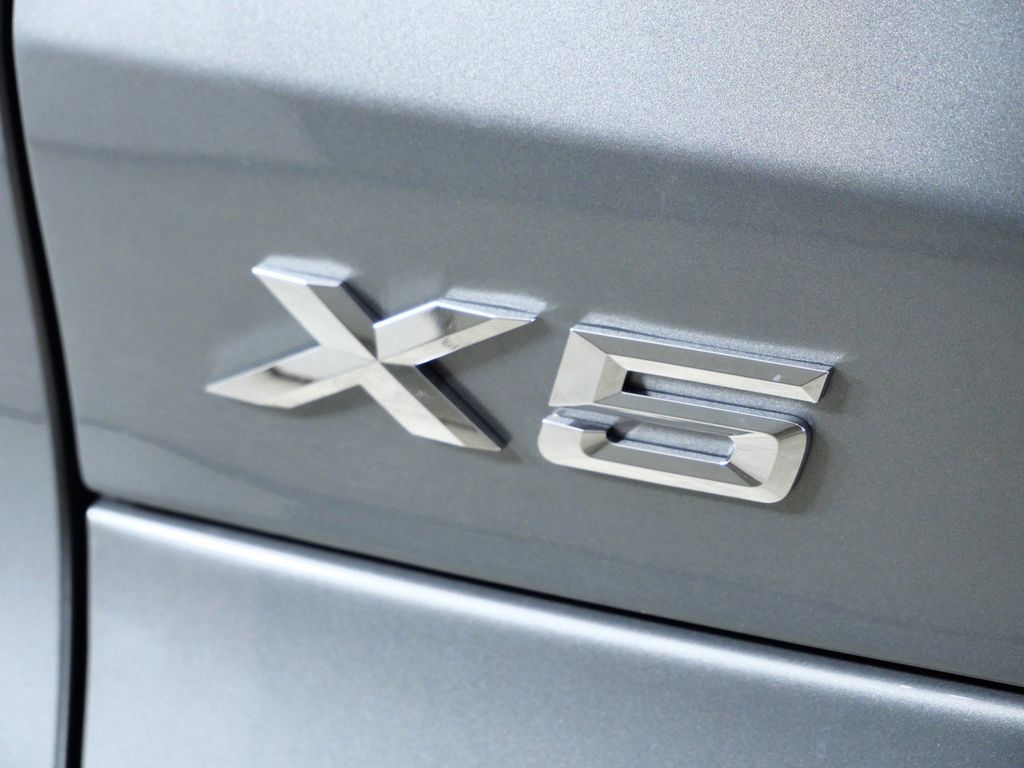 Thumbnail: 2026 BMW X5 - 13