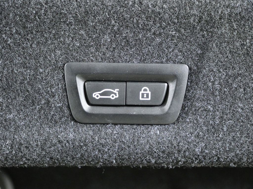 Thumbnail: 2020 BMW 3 Series - 29