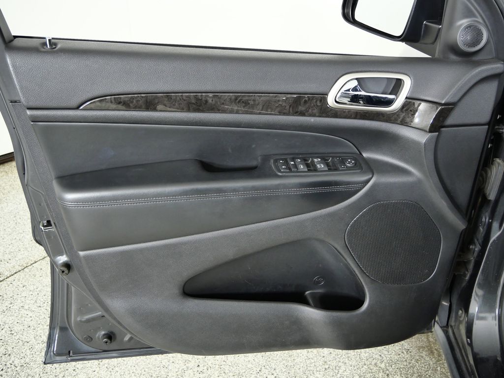 Thumbnail: 2011 Jeep Grand Cherokee - 31