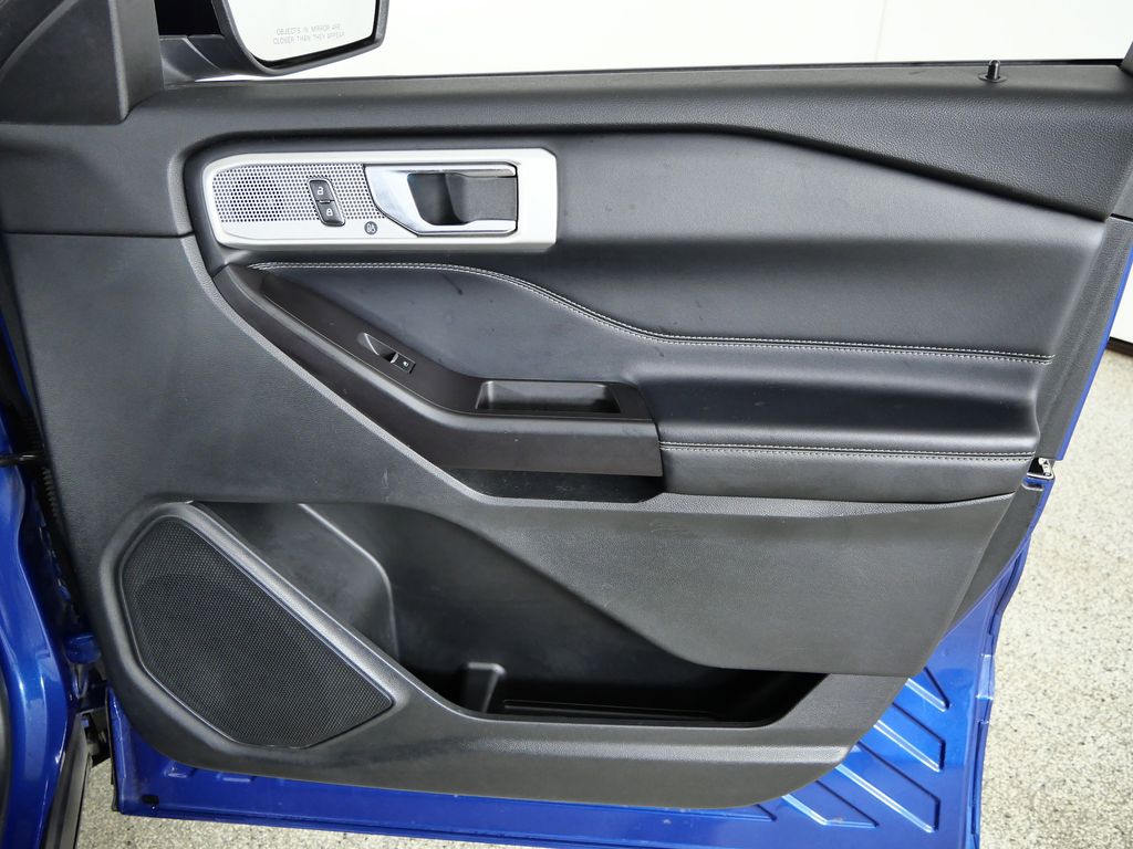 Thumbnail: 2020 Ford Explorer - 21