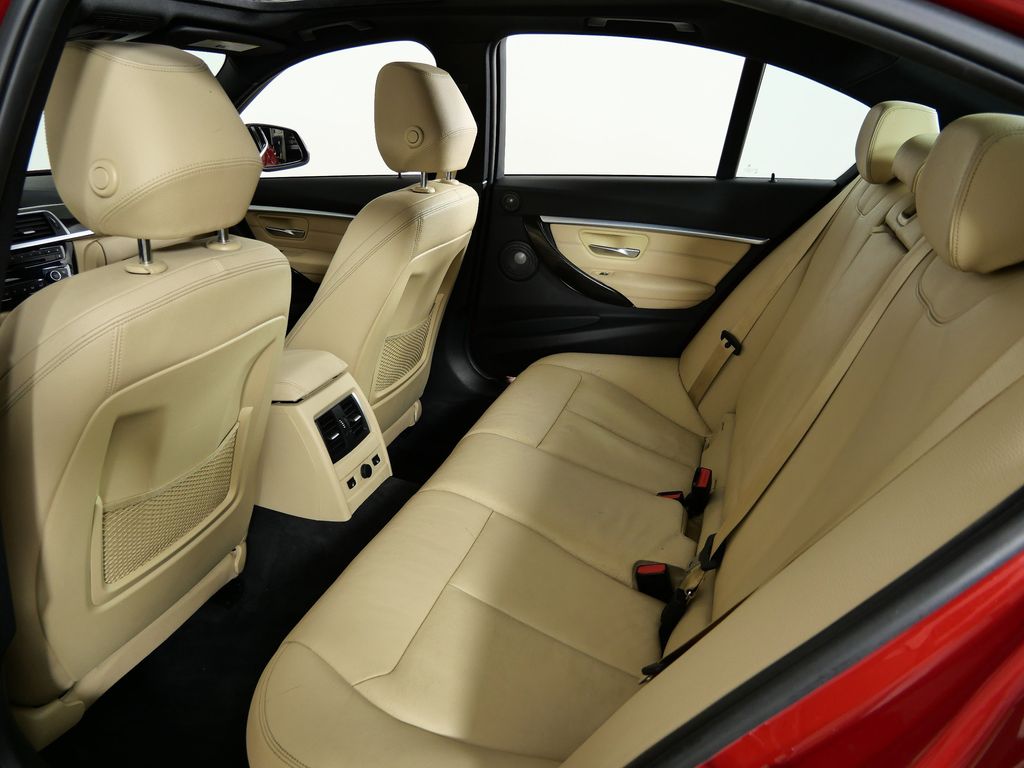 Thumbnail: 2017 BMW 3 Series - 30