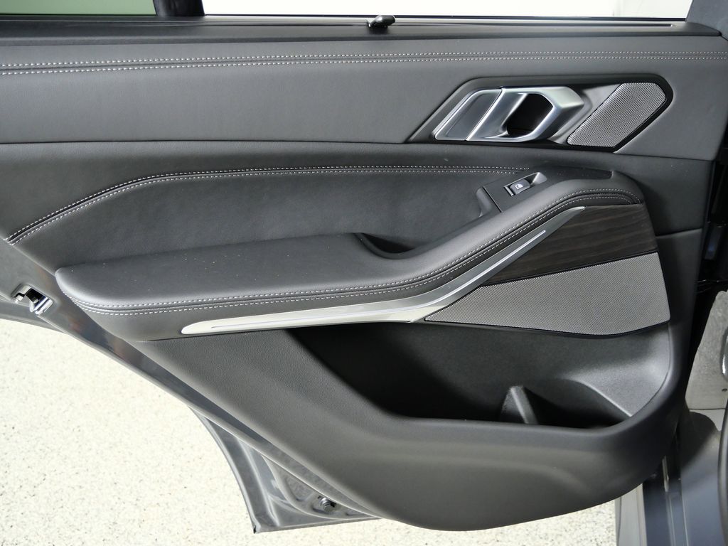 Thumbnail: 2026 BMW X5 - 30