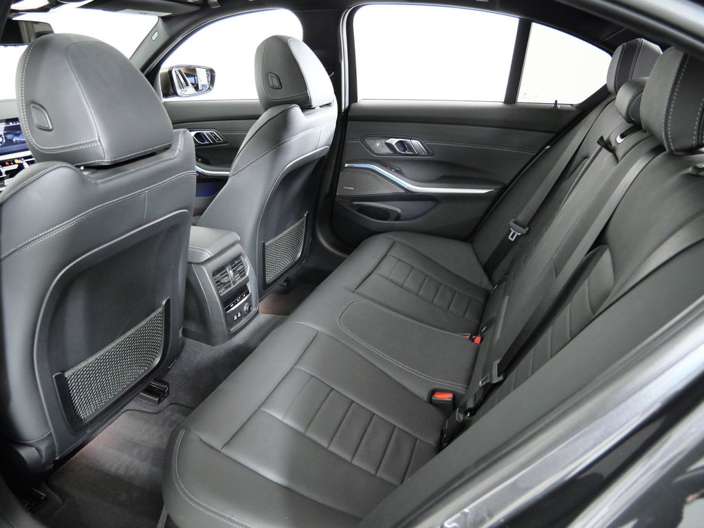 Thumbnail: 2020 BMW 3 Series - 31