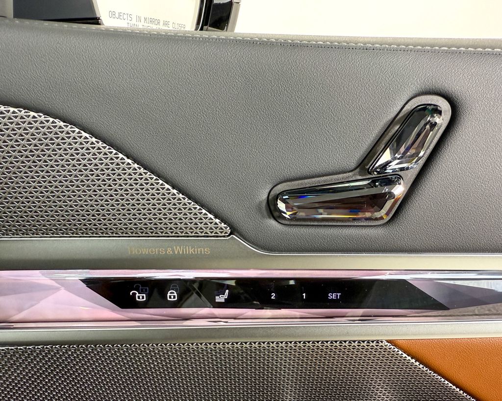 Thumbnail: 2025 BMW 7 Series - 21