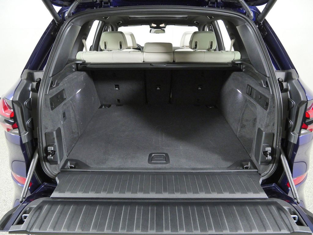Thumbnail: 2026 BMW X5 - 28