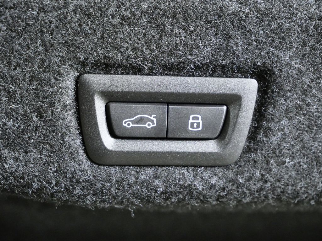 Thumbnail: 2026 BMW M5 - 28