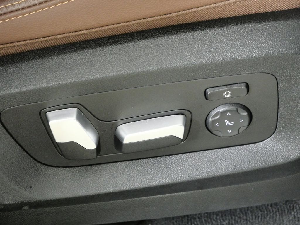 Thumbnail: 2022 BMW X5 - 23