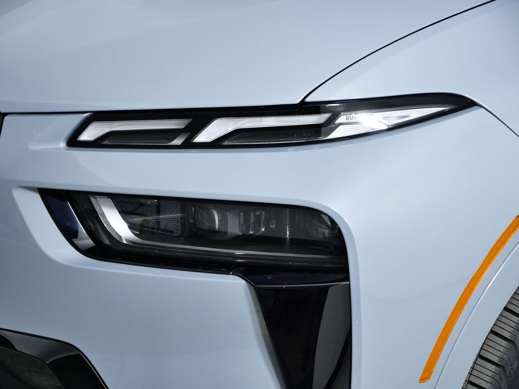 Thumbnail: 2026 BMW X7 - 3