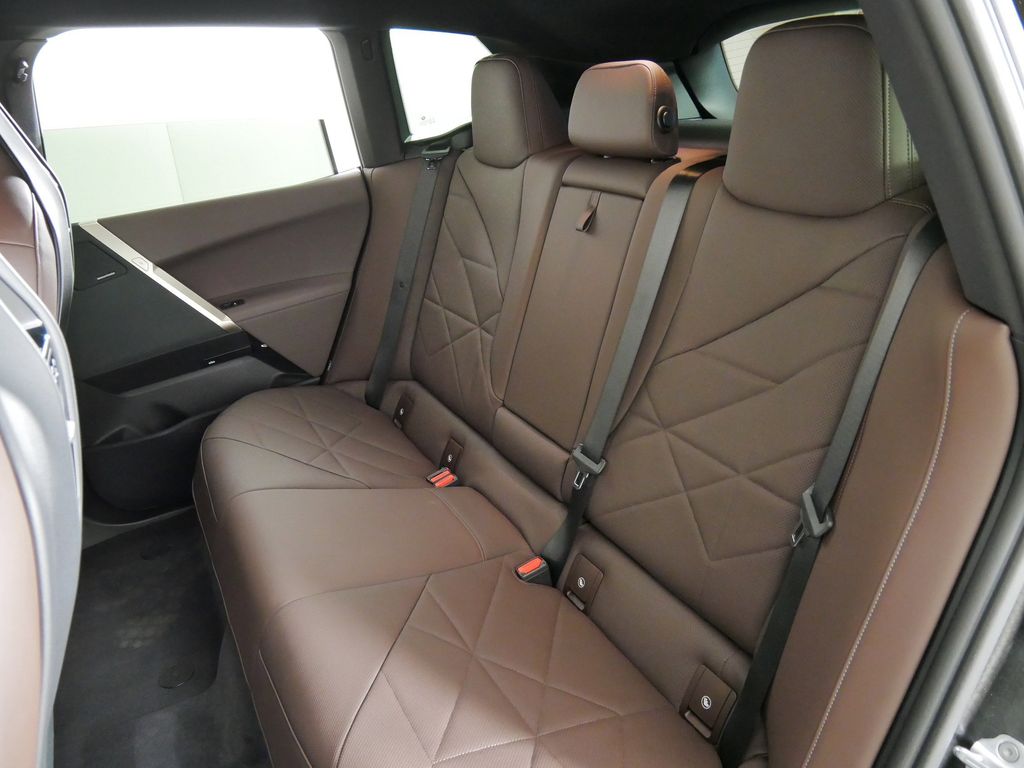 Thumbnail: 2023 BMW iX - 36