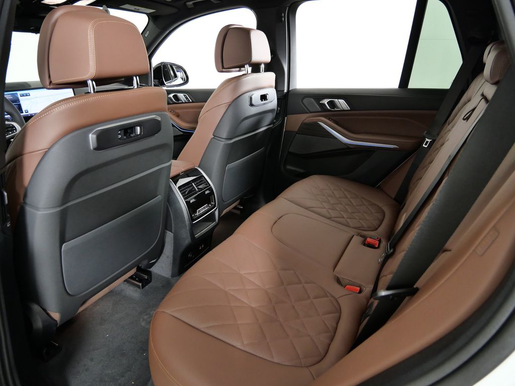 Thumbnail: 2026 BMW X5 - 32