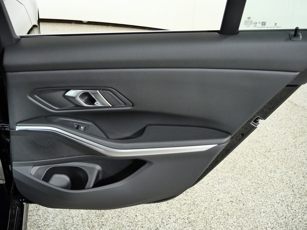 Thumbnail: 2026 BMW 3 Series - 24