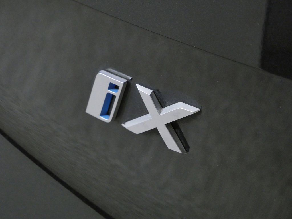 Thumbnail: 2023 BMW iX - 16
