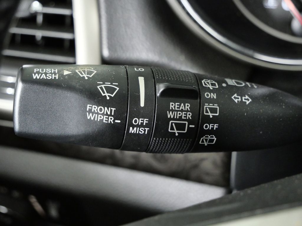 Thumbnail: 2011 Jeep Grand Cherokee - 46