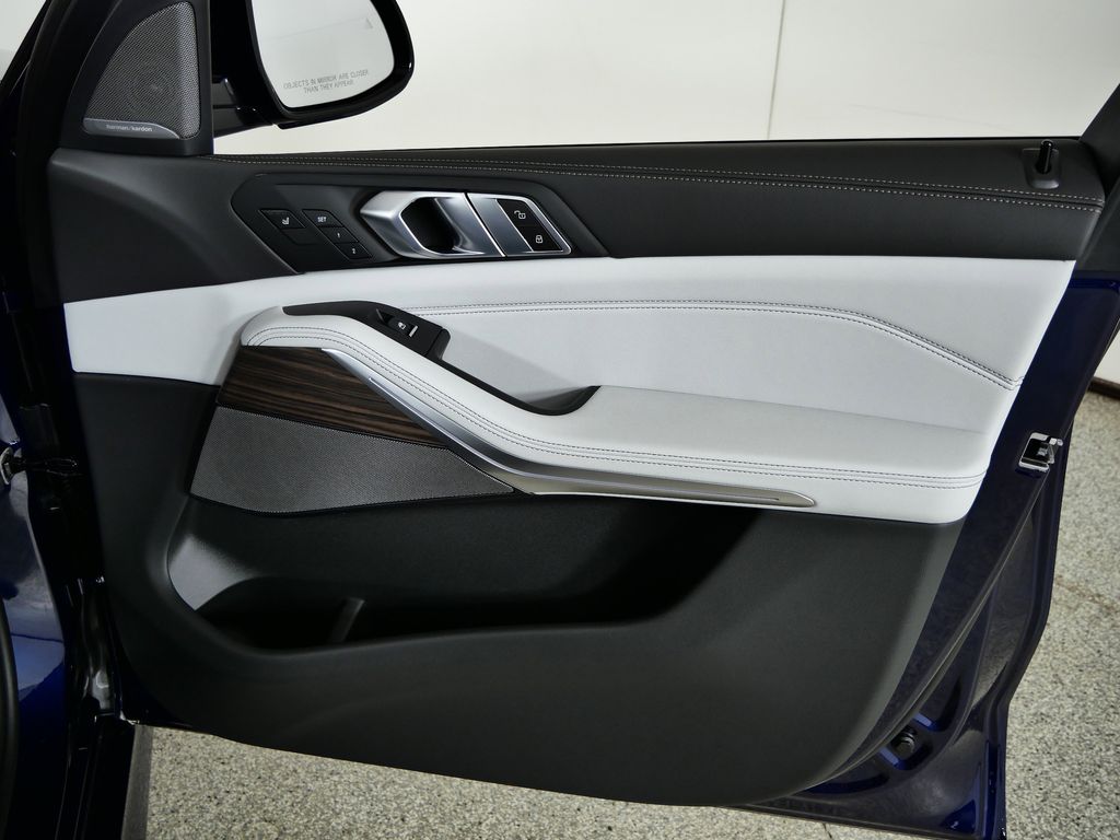 Thumbnail: 2026 BMW X5 - 19