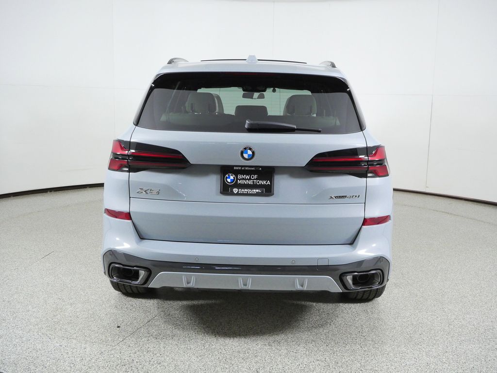 Thumbnail: 2026 BMW X5 - 10