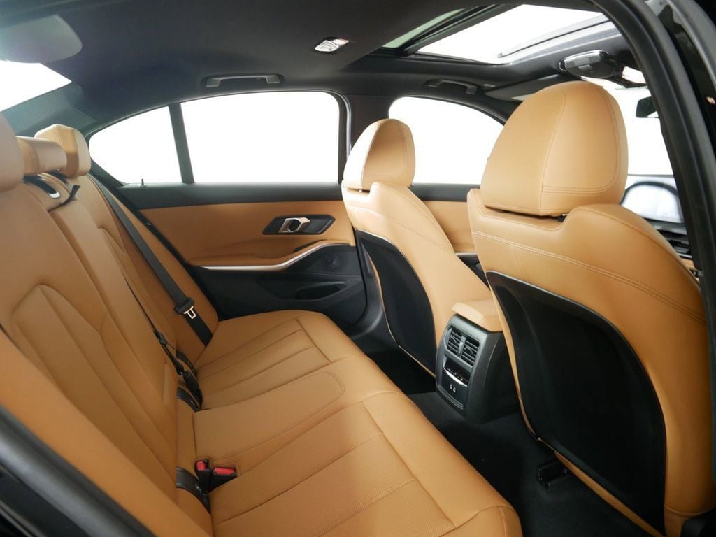 Thumbnail: 2025 BMW 3 Series - 29