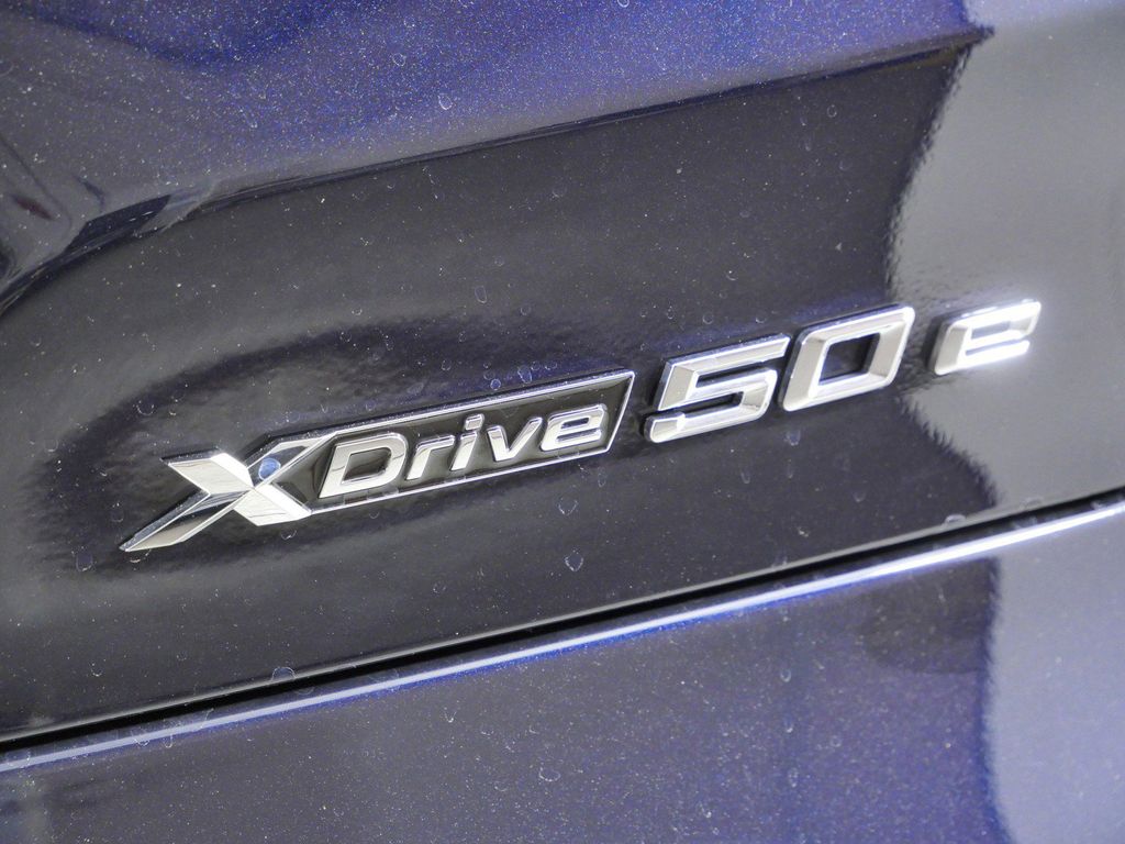Thumbnail: 2026 BMW X5 - 12