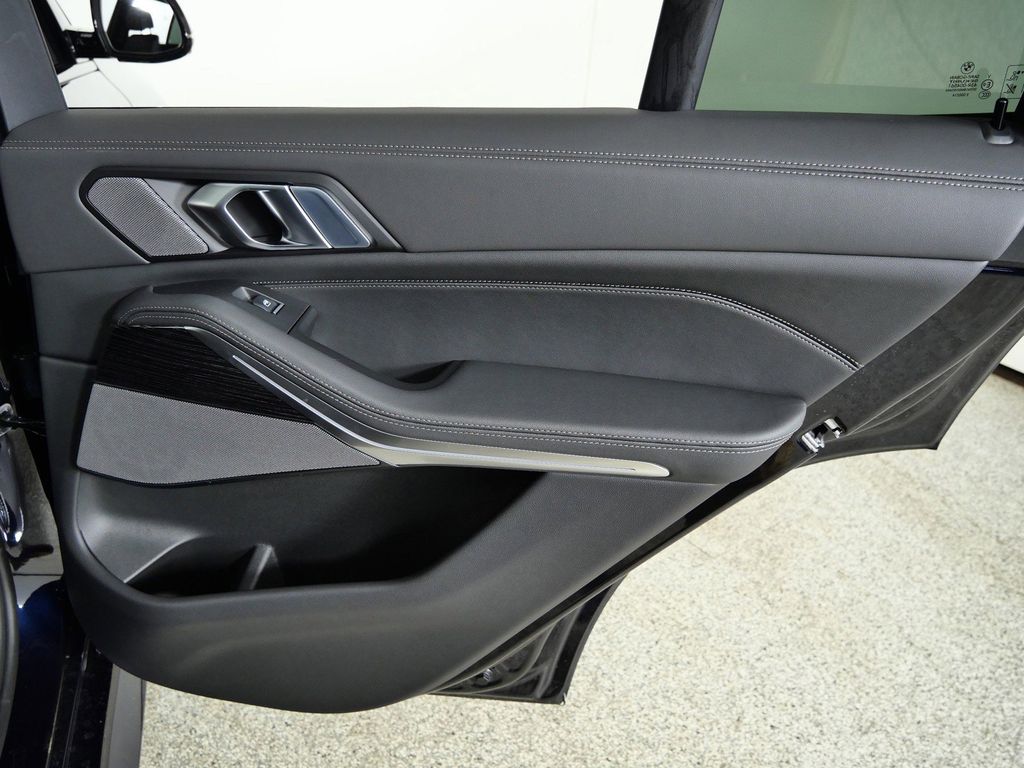 Thumbnail: 2026 BMW X5 - 25