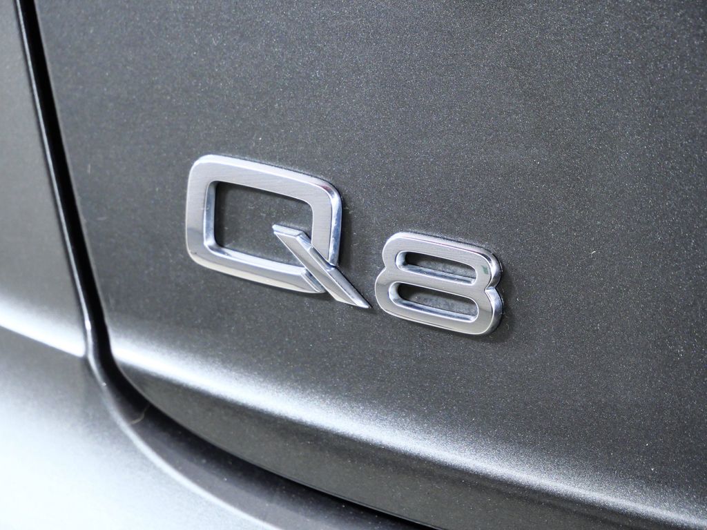 Thumbnail: 2020 Audi Q8 - 14