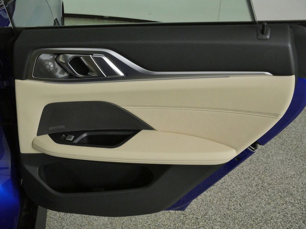 Thumbnail: 2026 BMW i4 - 23