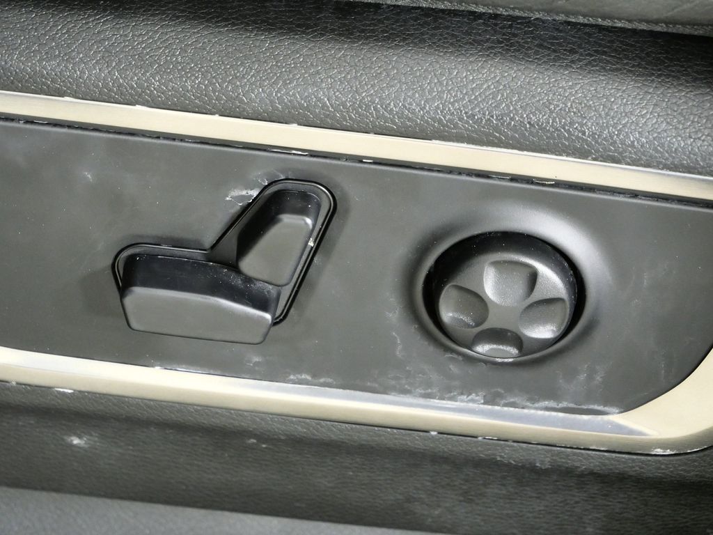 Thumbnail: 2020 RAM 1500 - 38