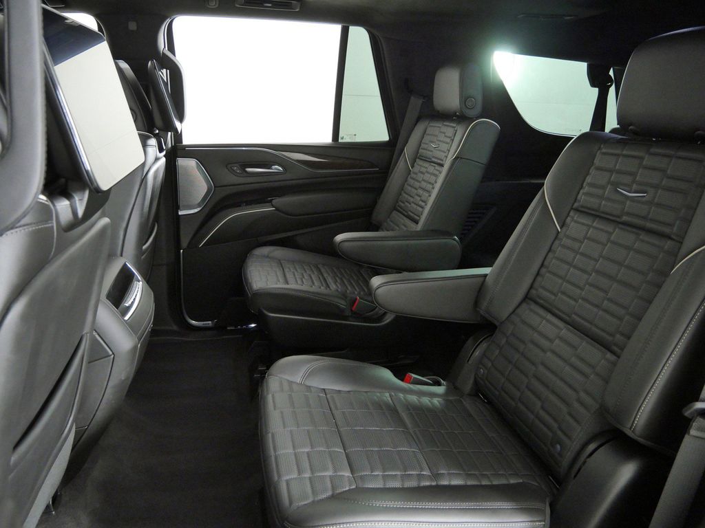 Thumbnail: 2024 Cadillac Escalade - 32