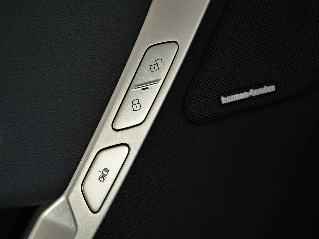 Thumbnail: 2023 BMW iX - 42