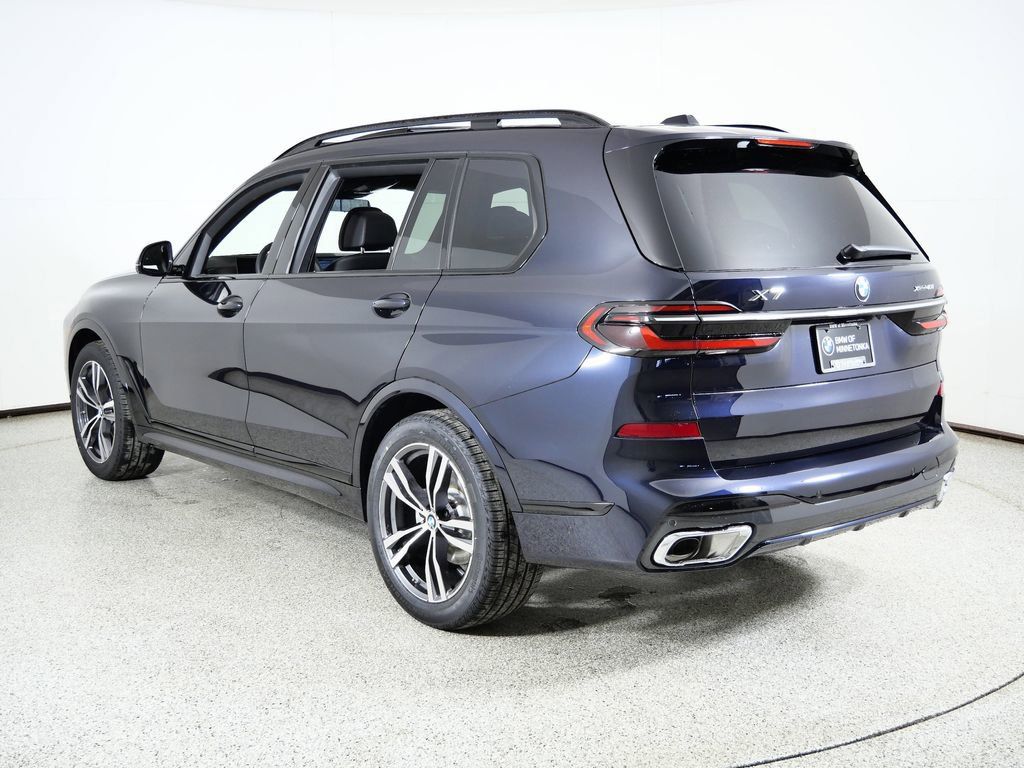 Thumbnail: 2026 BMW X7 - 16