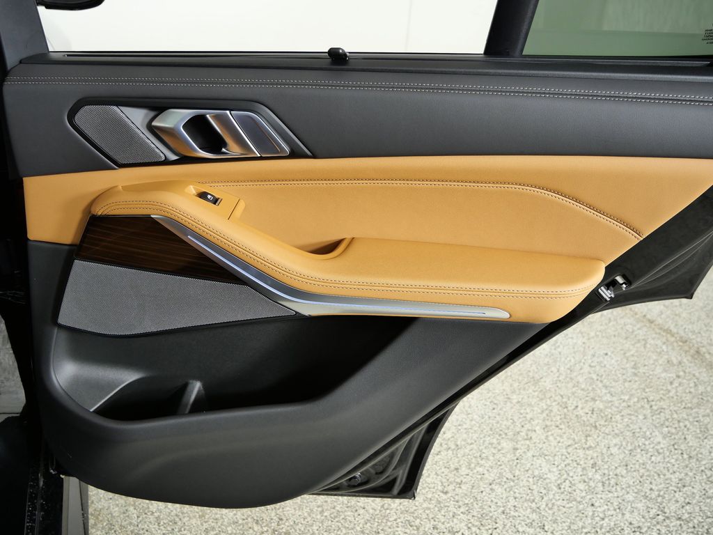 Thumbnail: 2026 BMW X5 - 25