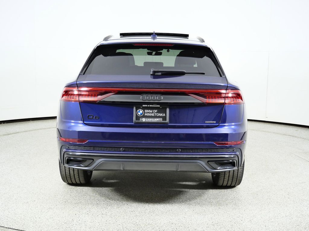 Thumbnail: 2023 Audi Q8 - 11