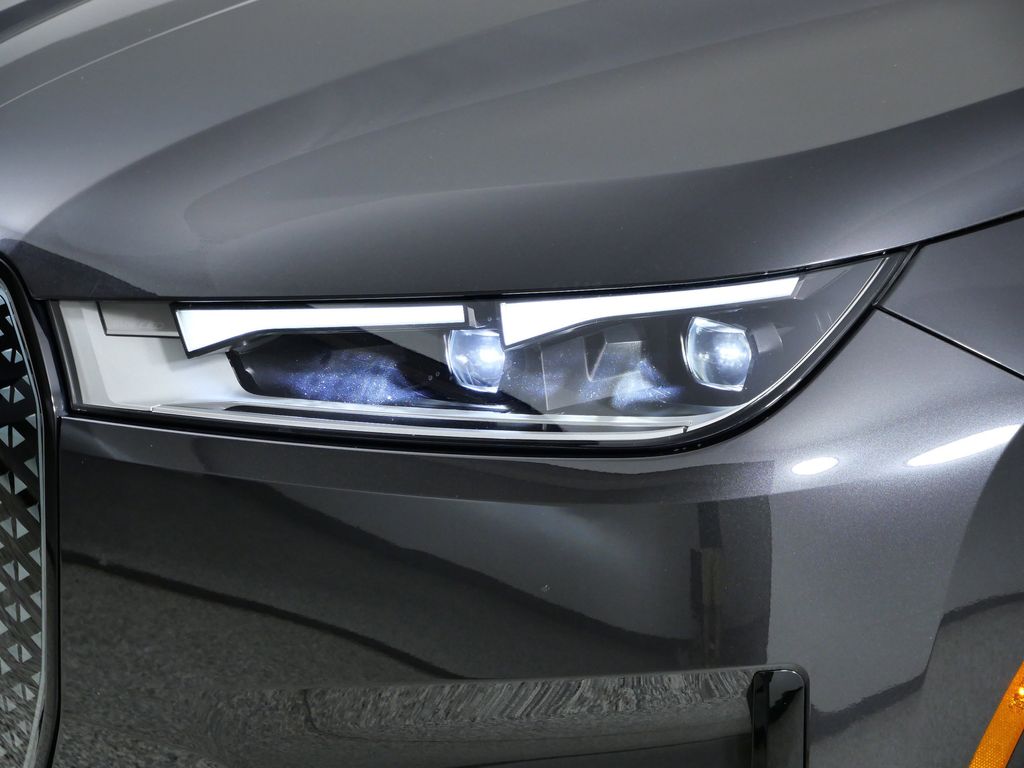 Thumbnail: 2022 BMW iX - 4