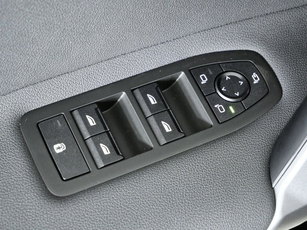 Thumbnail: 2026 BMW iX - 35