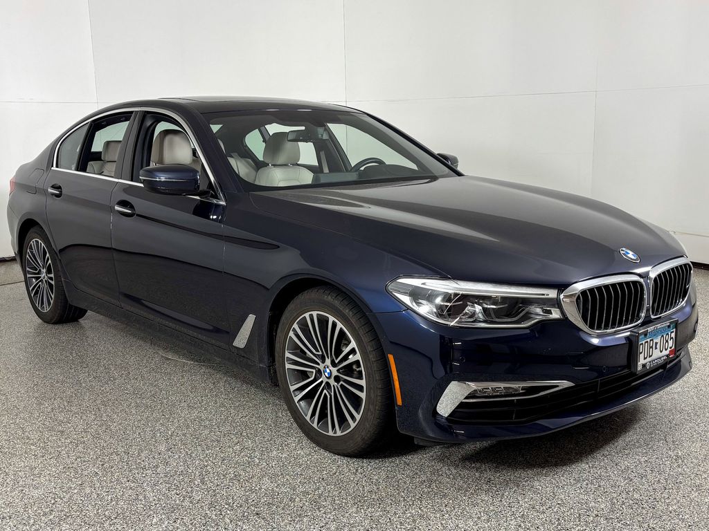 Thumbnail: 2017 BMW 5 Series - 4