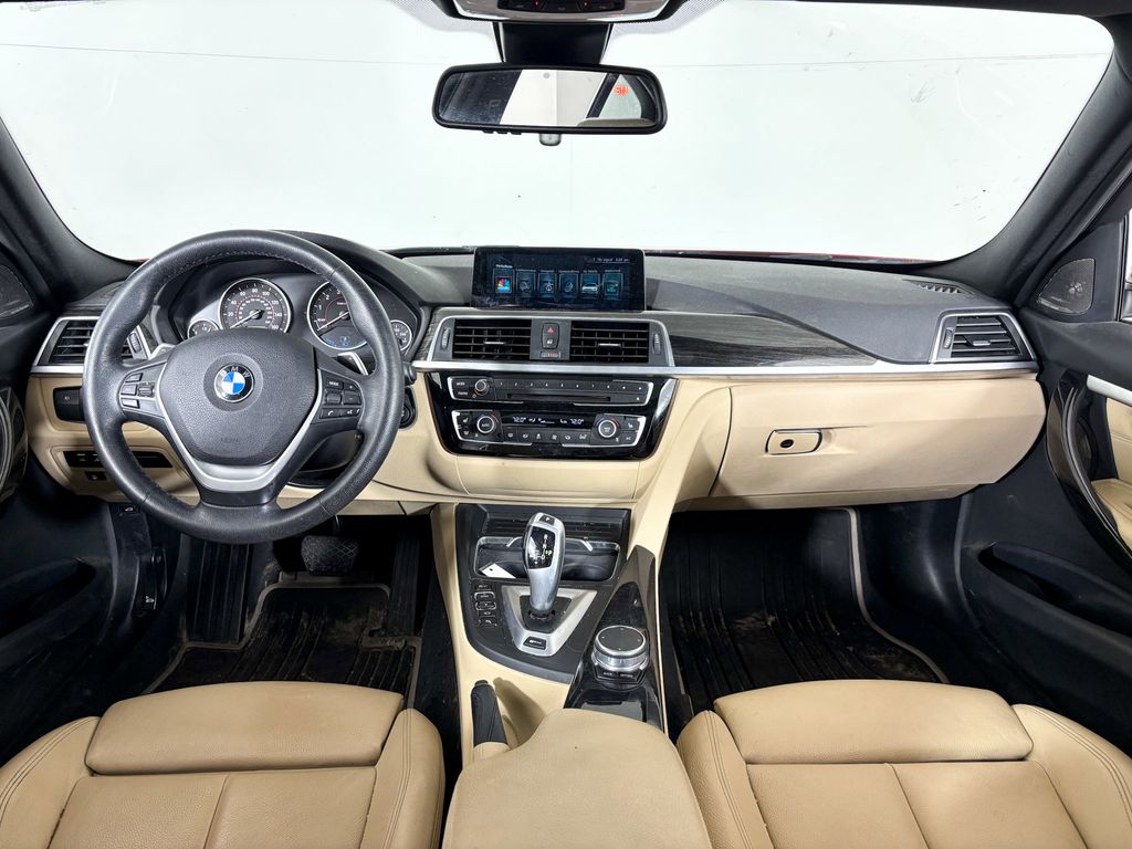 Thumbnail: 2017 BMW 3 Series - 9